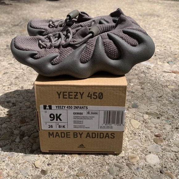 NEW Yeezy 450 Adidas “Cinder “ Size 9K (9C)